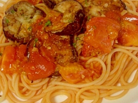 夏野菜の爽やかさ◎トマトとナスのスパゲティー